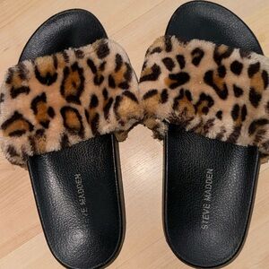 Steve Madden cheetah slip ons size 6